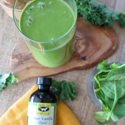 Green Detox Smoothie with alcohol free vanilla from Singing Dog Vanilla