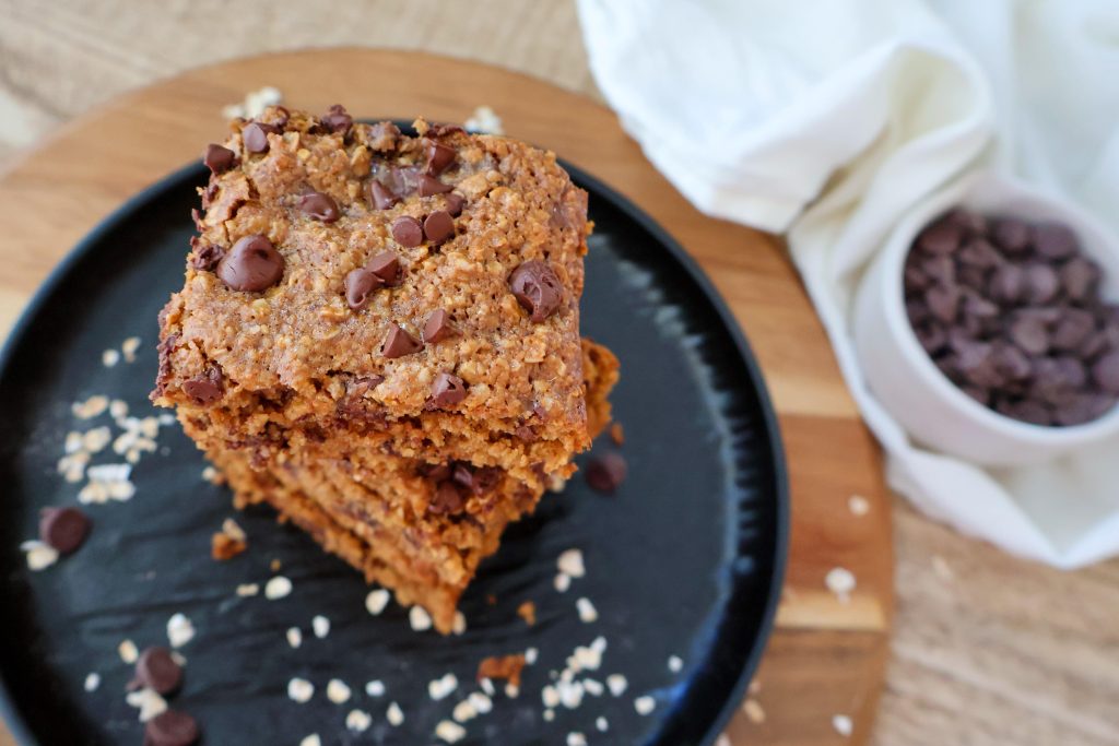 Chocolate Chip Baked Oatmeal Bars